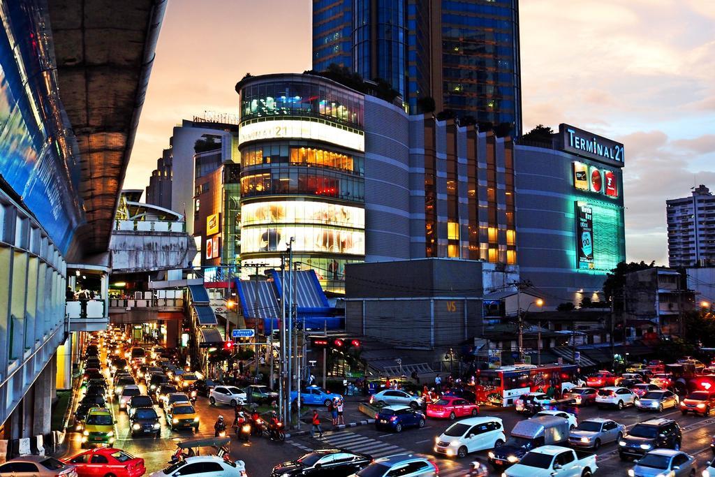 Baan Sukhumvit Soi 18 Hotel Bangkok Exterior photo