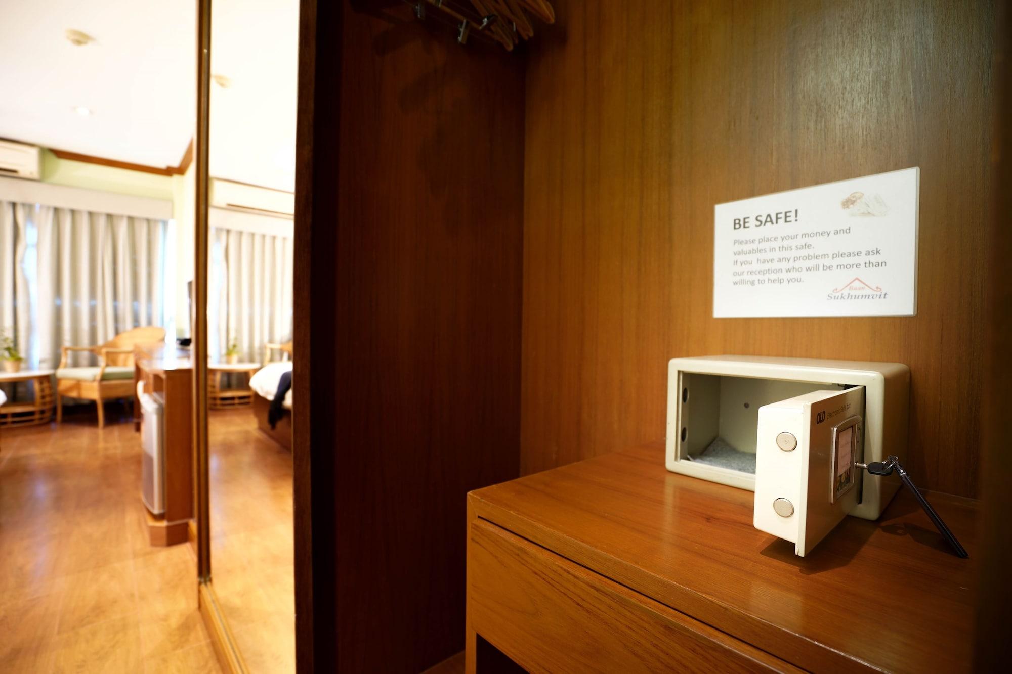 Baan Sukhumvit Soi 18 Hotel Bangkok Exterior photo