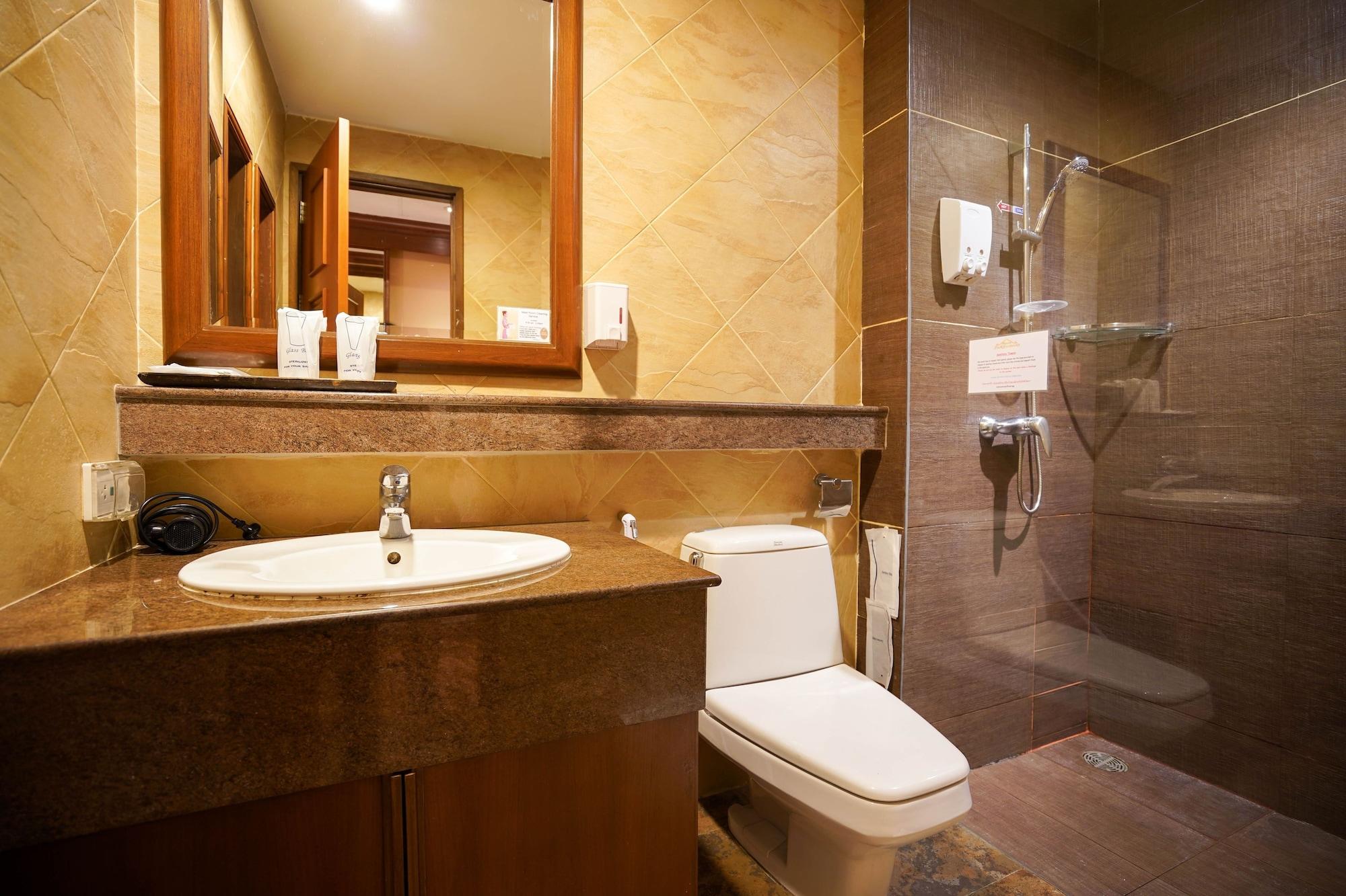 Baan Sukhumvit Soi 18 Hotel Bangkok Exterior photo