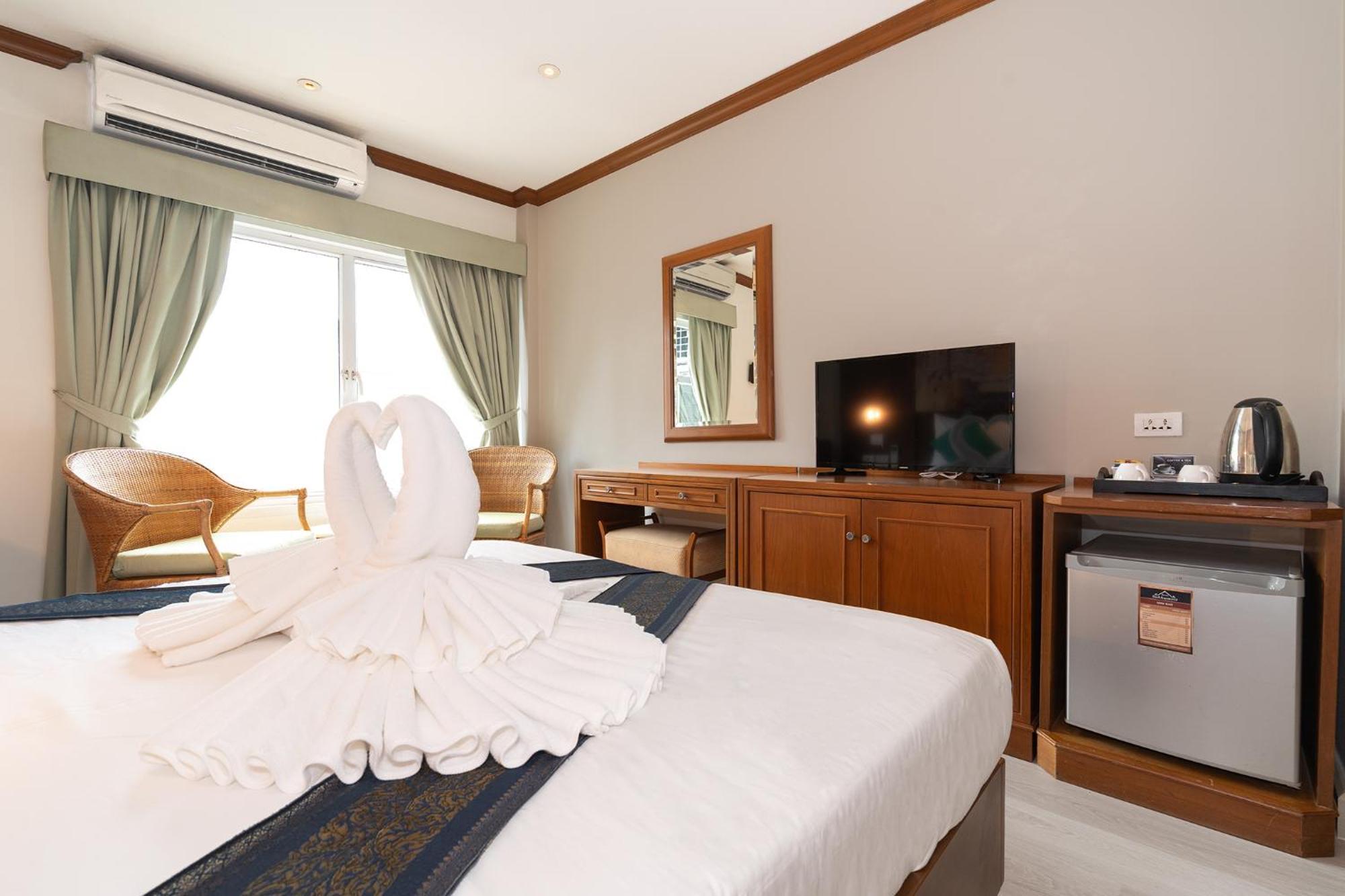 Baan Sukhumvit Soi 18 Hotel Bangkok Exterior photo