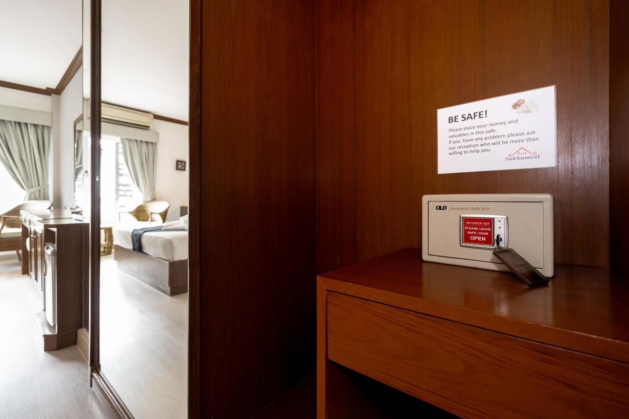 Baan Sukhumvit Soi 18 Hotel Bangkok Room photo