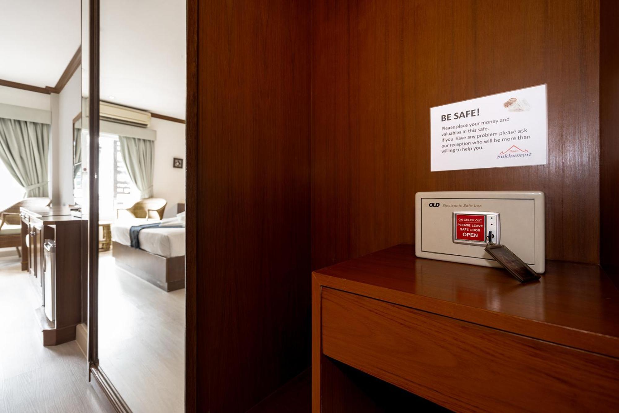 Baan Sukhumvit Soi 18 Hotel Bangkok Room photo