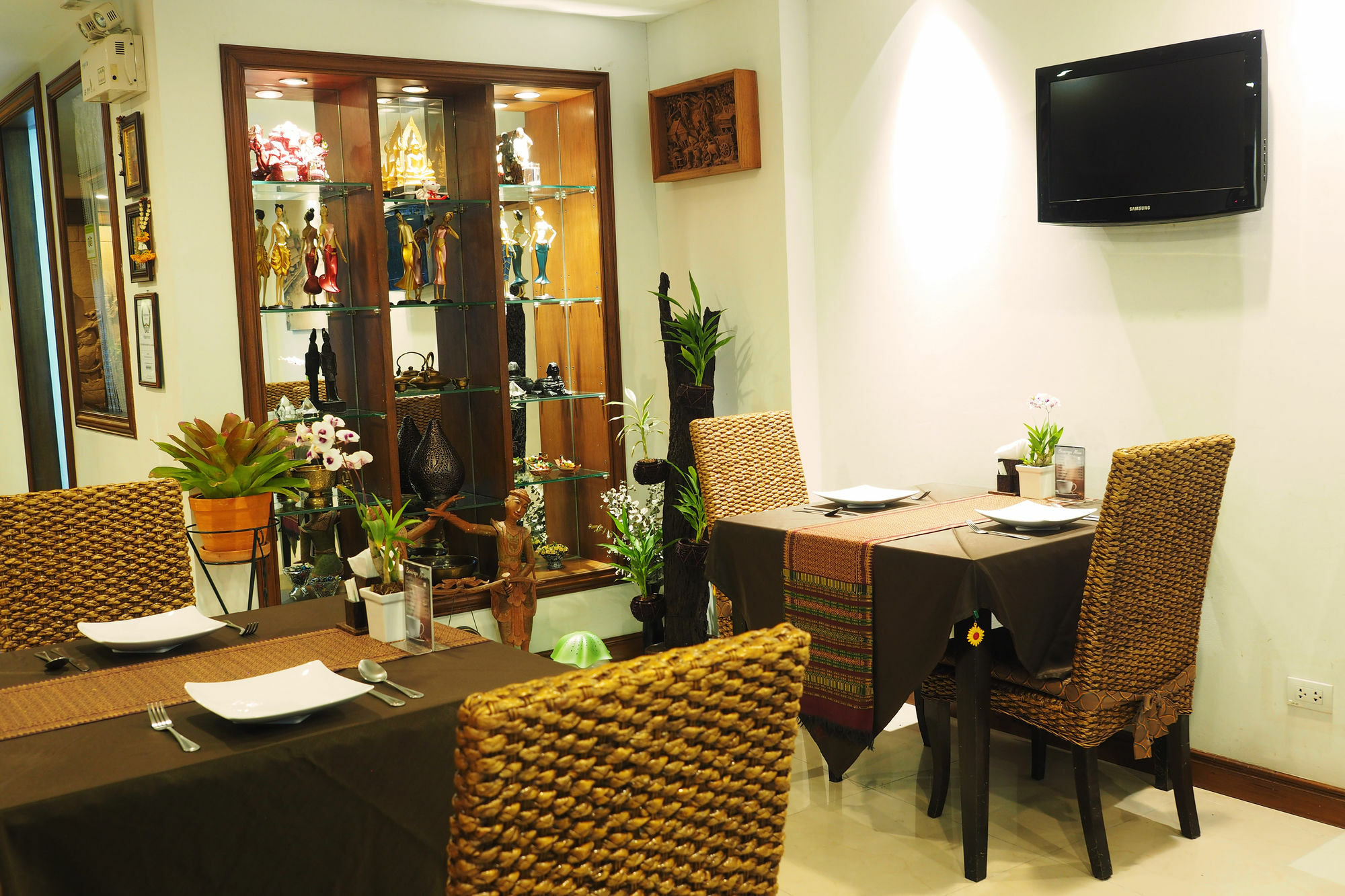 Baan Sukhumvit Soi 18 Hotel Bangkok Exterior photo