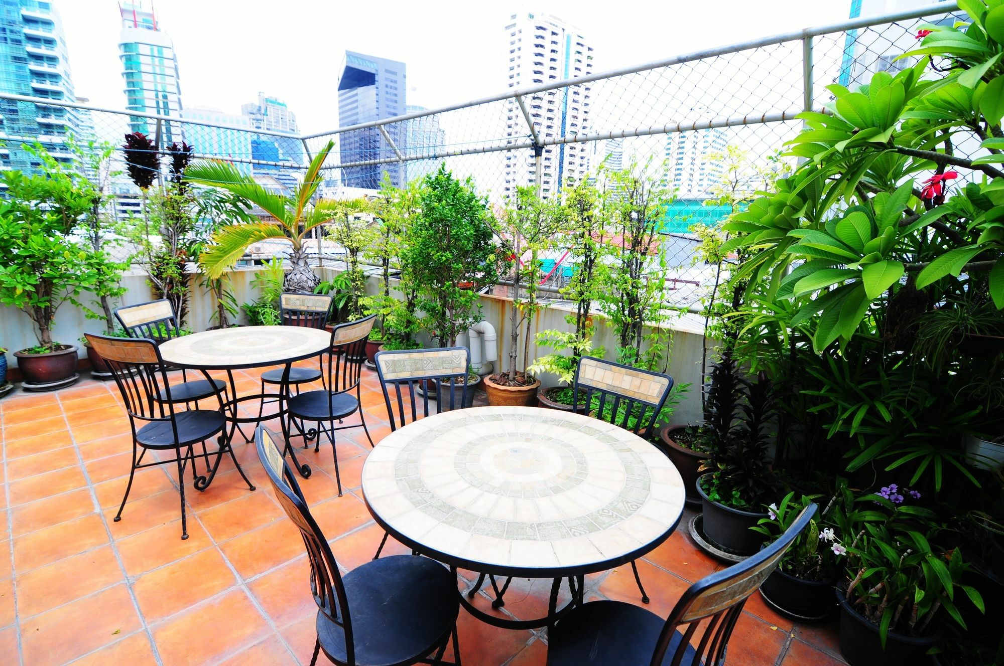 Baan Sukhumvit Soi 18 Hotel Bangkok Exterior photo